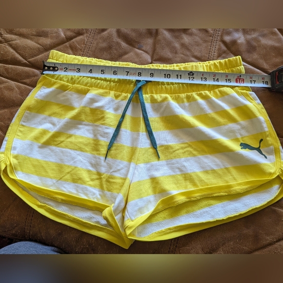 PUMA SHORTS SZ LG - Picture 1 of 3